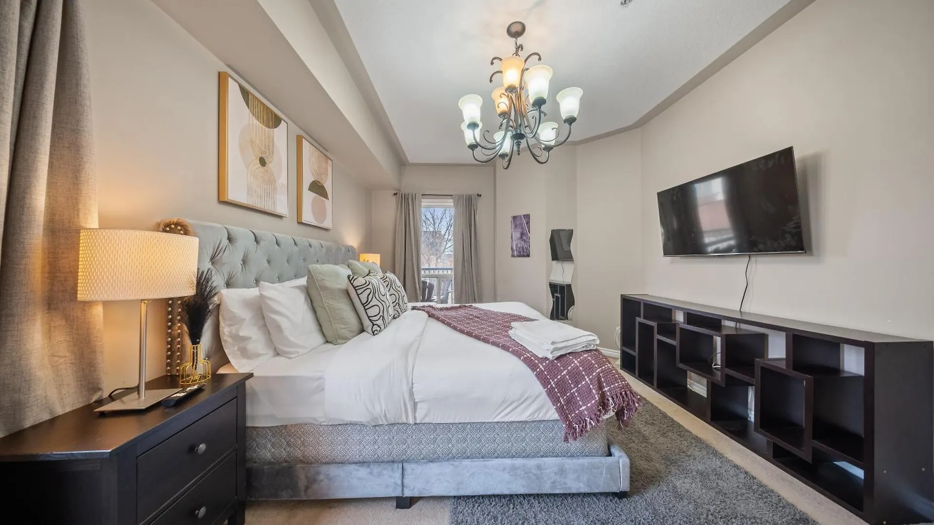 Ice District 2Bed Condo, Rogers Place Edmonton Apartment